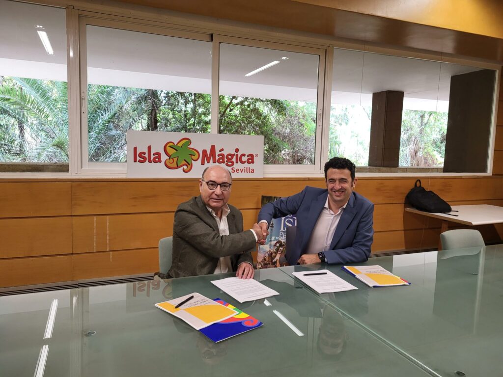 Guillermo Cruz y Rafael Cía, en las oficinas de Isla Mágica