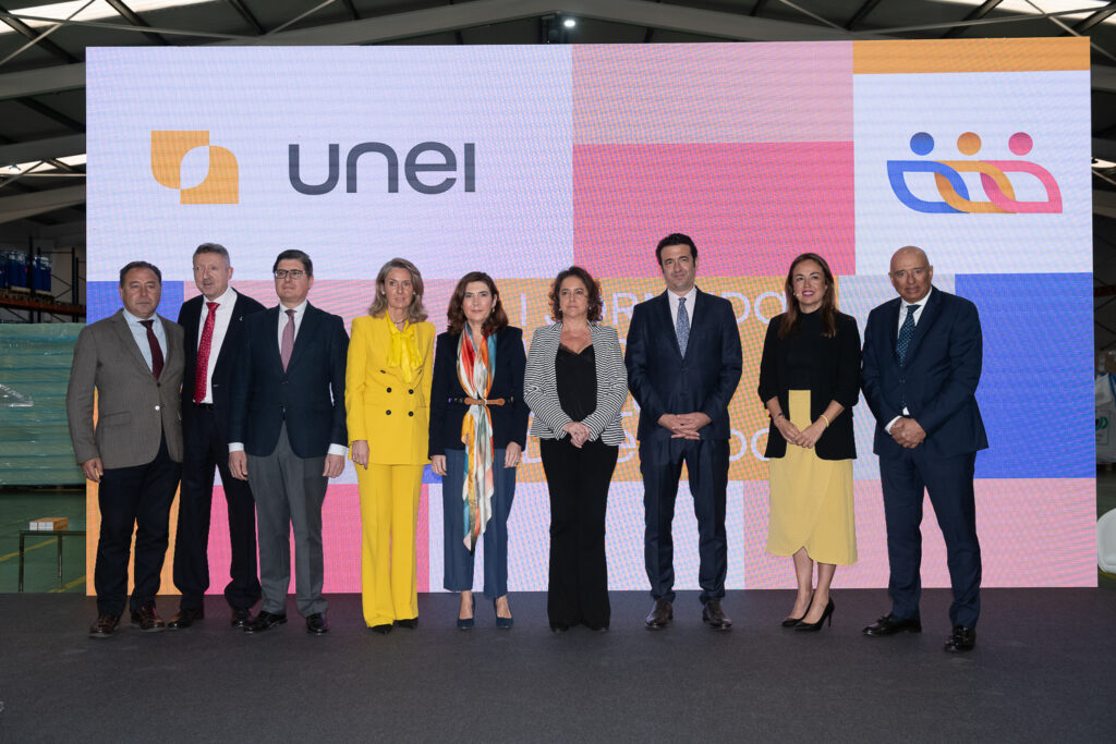 Ricardo Sánchez (Junta de Andalucía), Cristóbal Martínez (ONCE), Álvaro Pimentel (ONCE), Silvia Maraver (FAISEM), Rocío Blanco y Catalina García (Junta de Andalucía), Rafael Cía e Inma Ponce (UNEI) Eusebio Azorín (Ilunion)