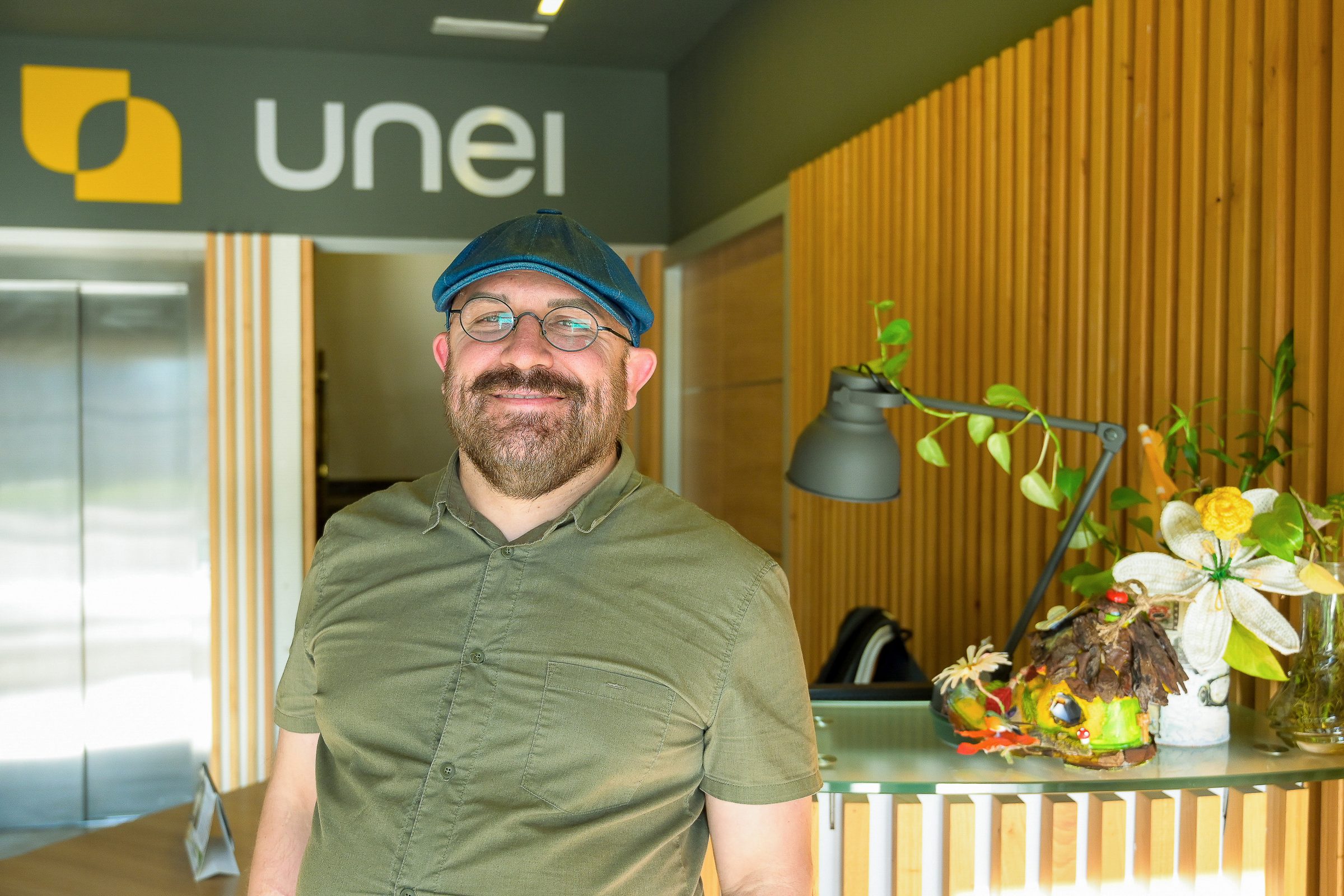 Personas trabajando en UNEI